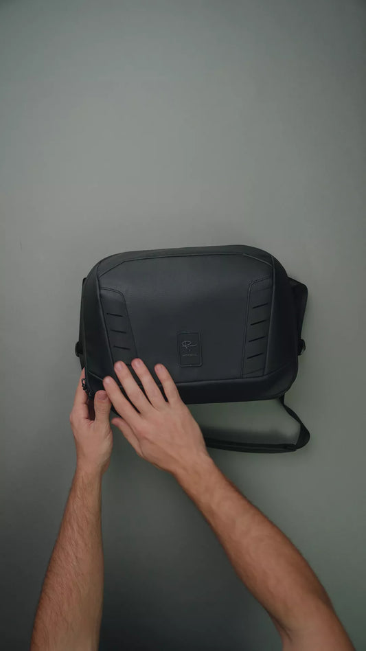 McKinnon Camera Messenger 13L